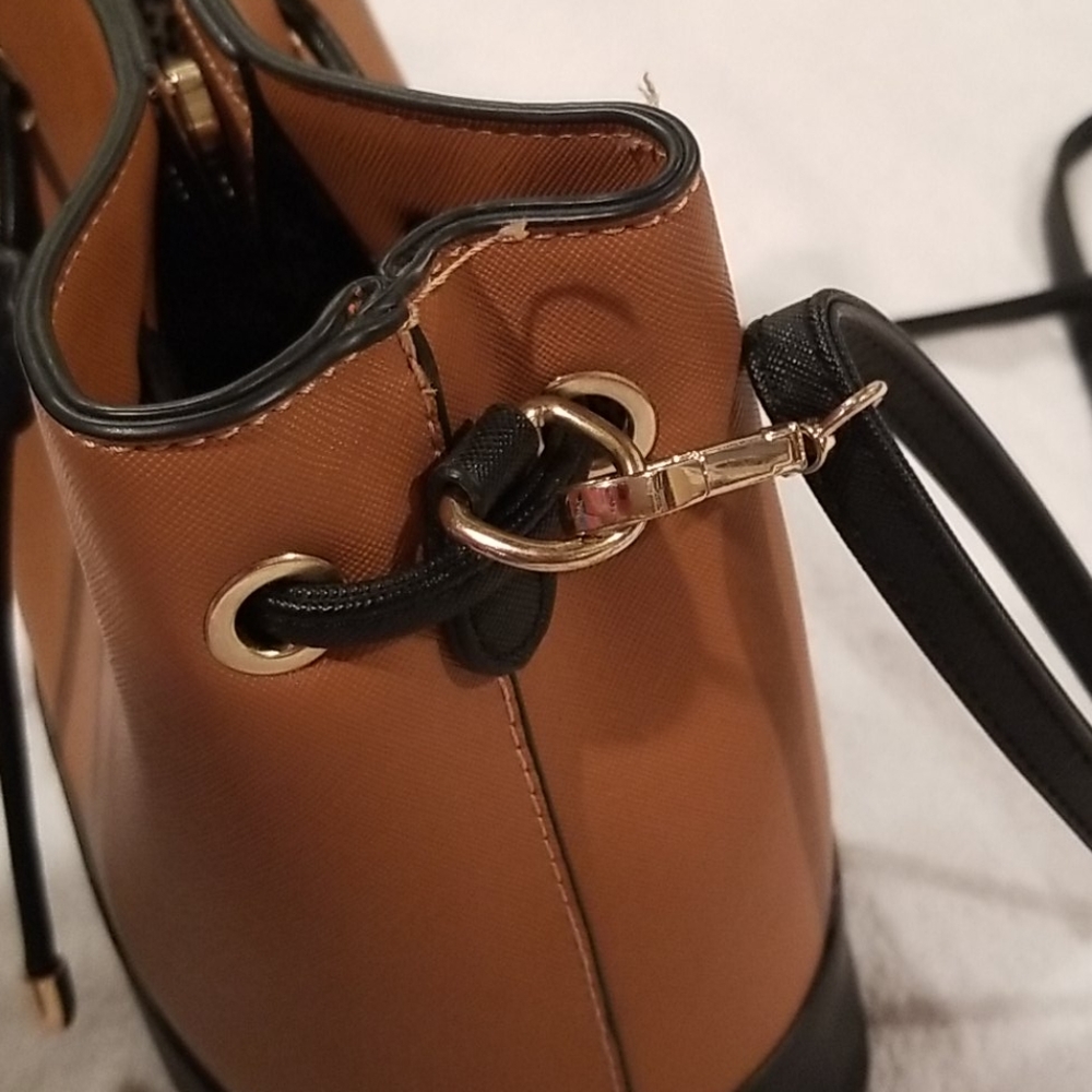 Purse - Picture 3 of 4